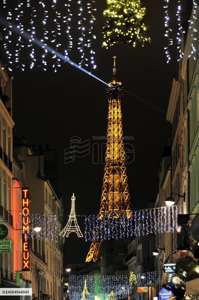 Illustration - Christmas in Paris