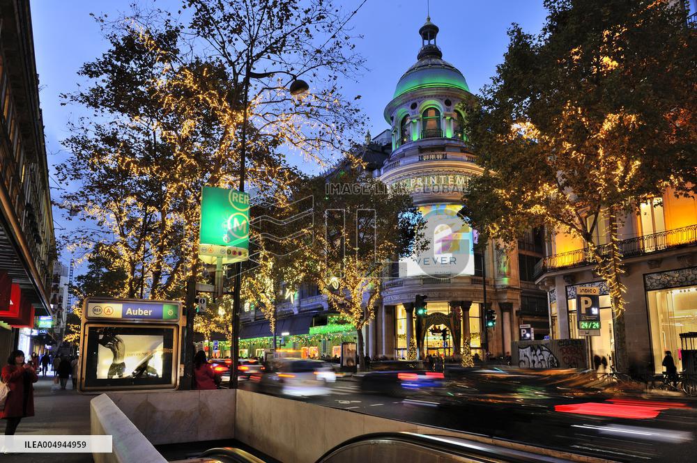 Illustration - Christmas in Paris