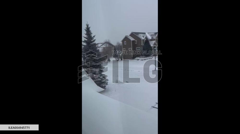 US: Thanksgiving Winter Storm Brings Snow and Cold to Twin Cities