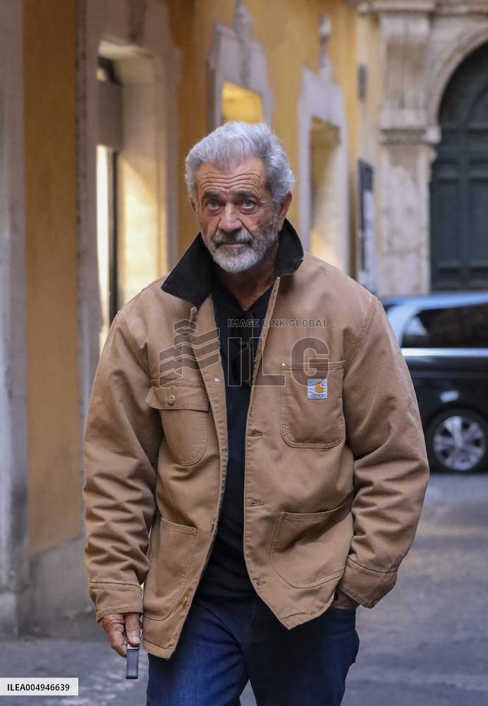Mel Gibson Out - Rome