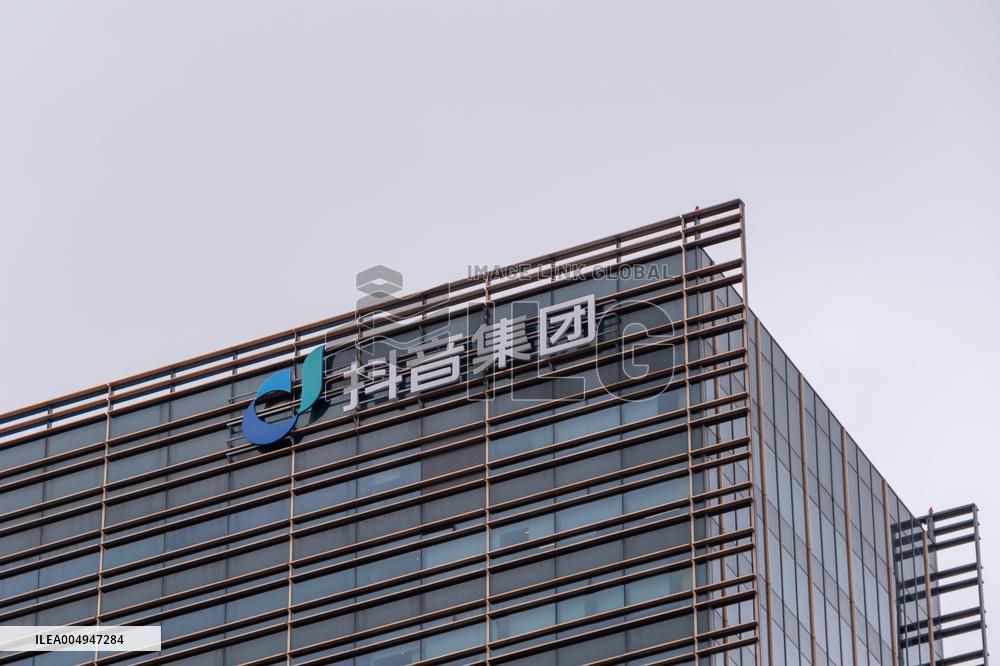 TikTok Group Building