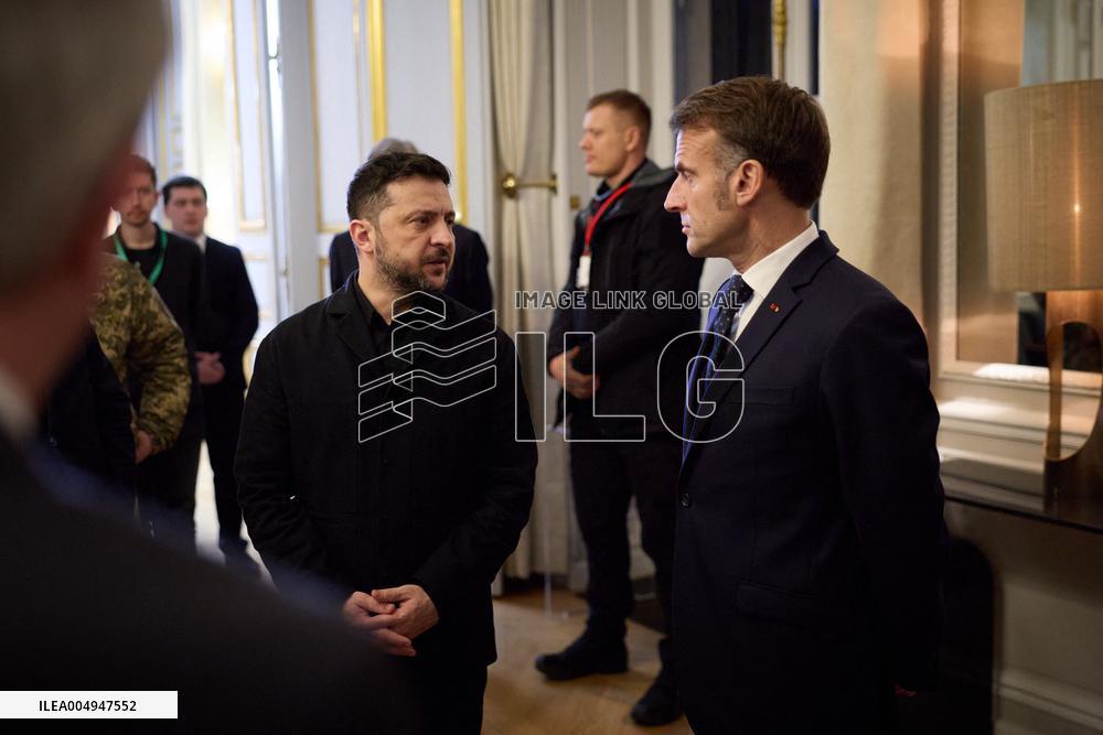 Zelensky Held a Joint Phone Call with European Leaders and the NATO Secretary General - Paris