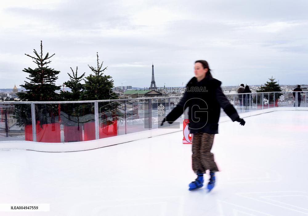 The Ice Rink At Galeries Lafayette - Paris
