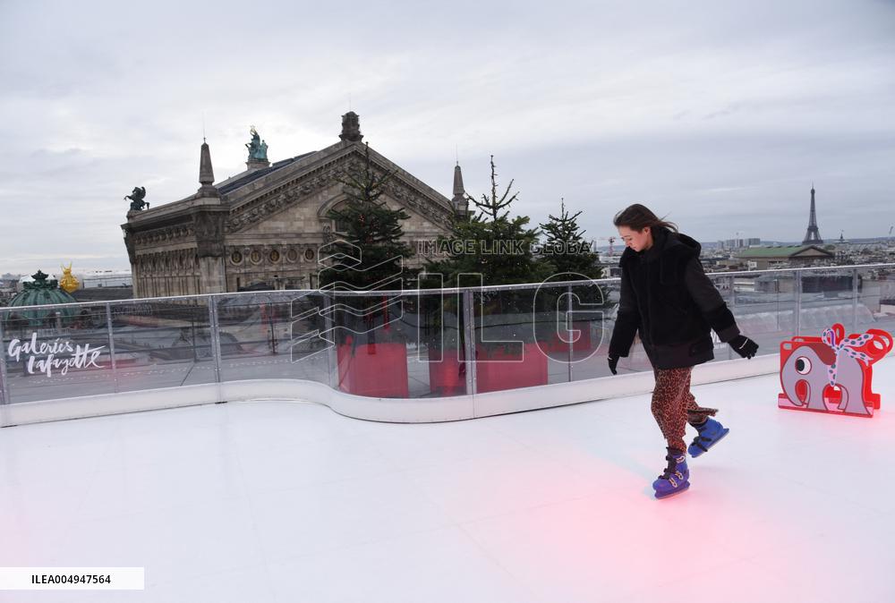 The Ice Rink At Galeries Lafayette - Paris