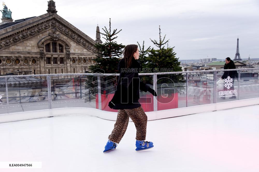 The Ice Rink At Galeries Lafayette - Paris