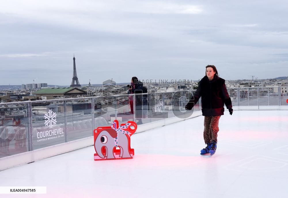 The Ice Rink At Galeries Lafayette - Paris