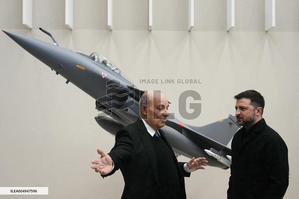 Zelensky Visits Dassault Aviation With Dassault CEO - Cergy-Pontoise