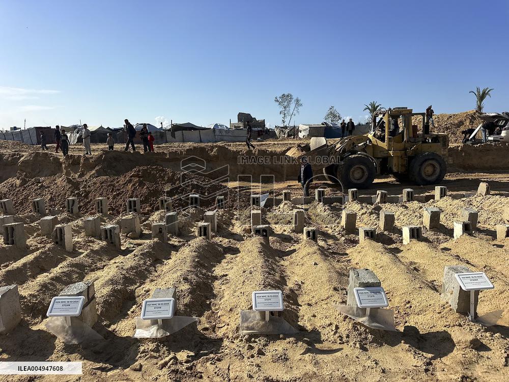 Unidentified War Victims Buried In Gaza