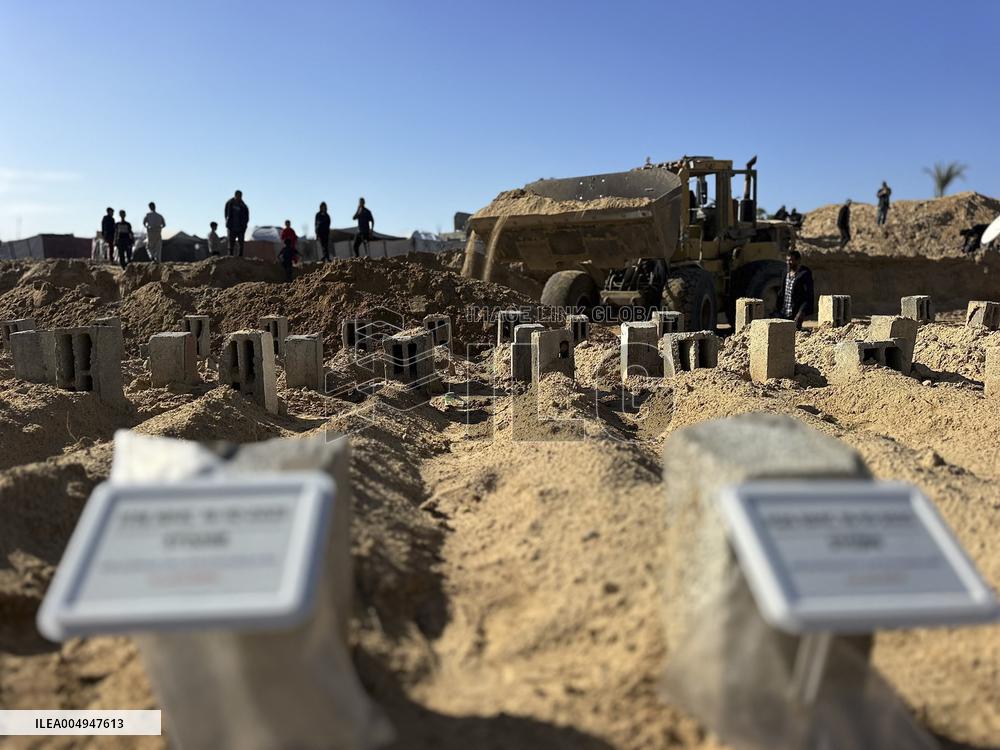 Unidentified War Victims Buried In Gaza