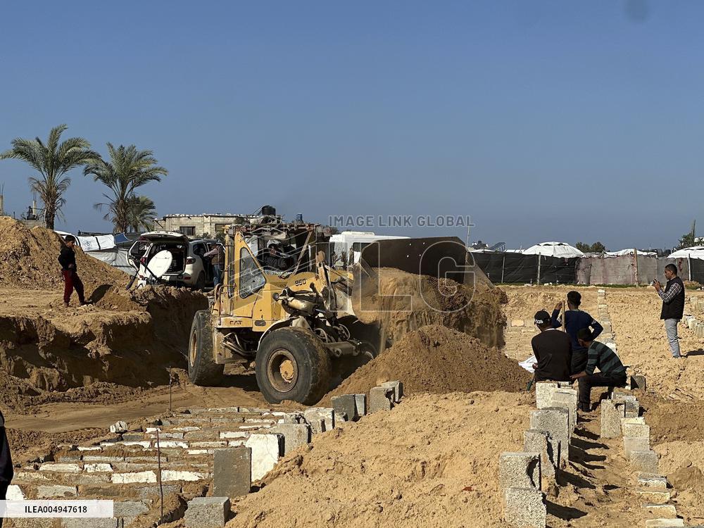 Unidentified War Victims Buried In Gaza