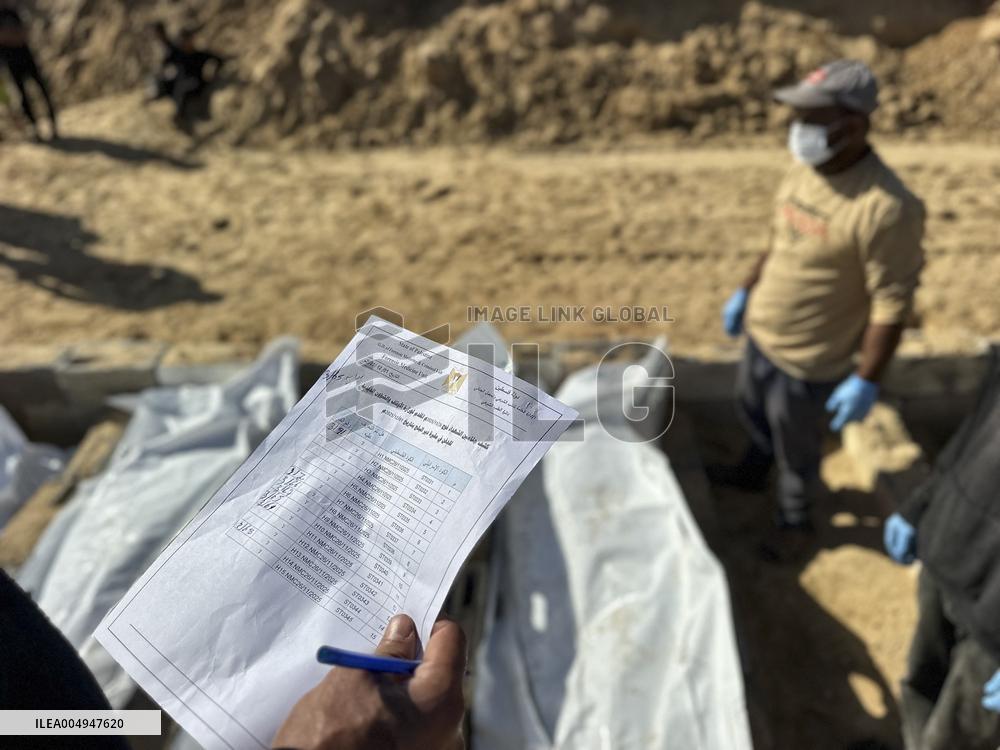Unidentified War Victims Buried In Gaza