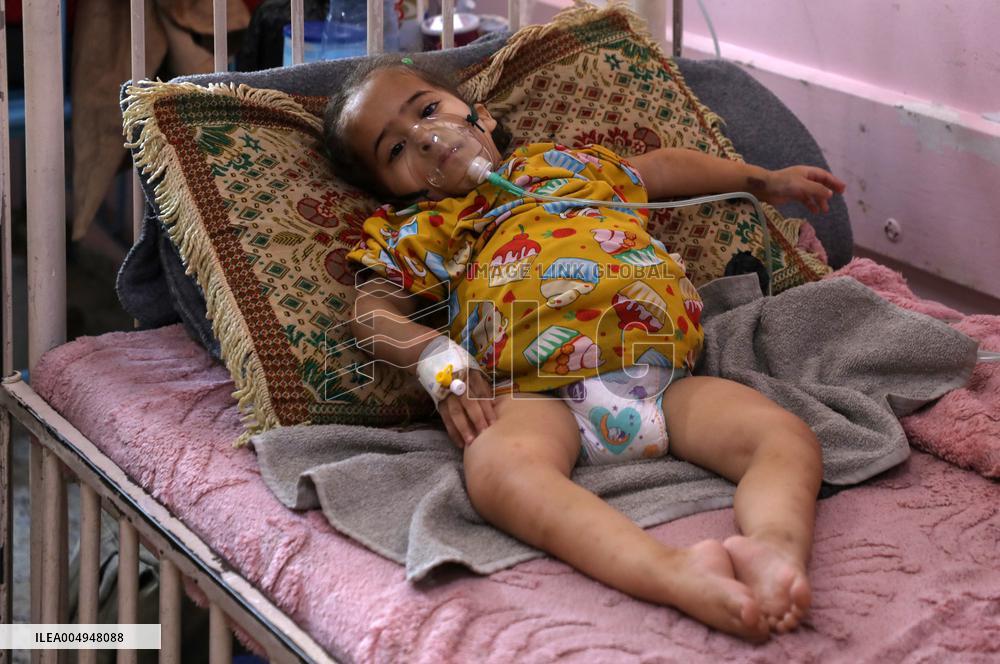 Palestinian Children Wait to Go Abroad to Receive Medical Treatment - Gaza