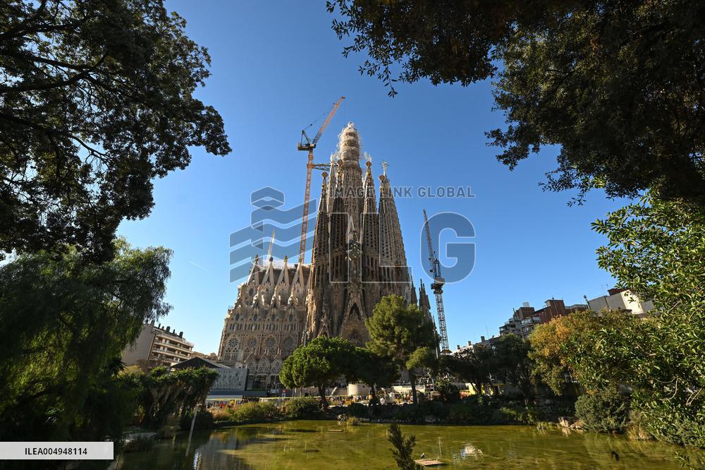 Illustration - Sagrada Familia Basilica - Barcelona