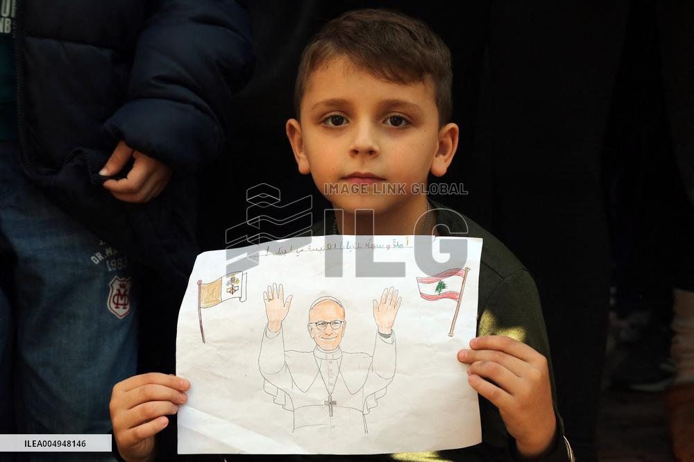 Cheering Crowds For Pope Leo XIV - Beirut