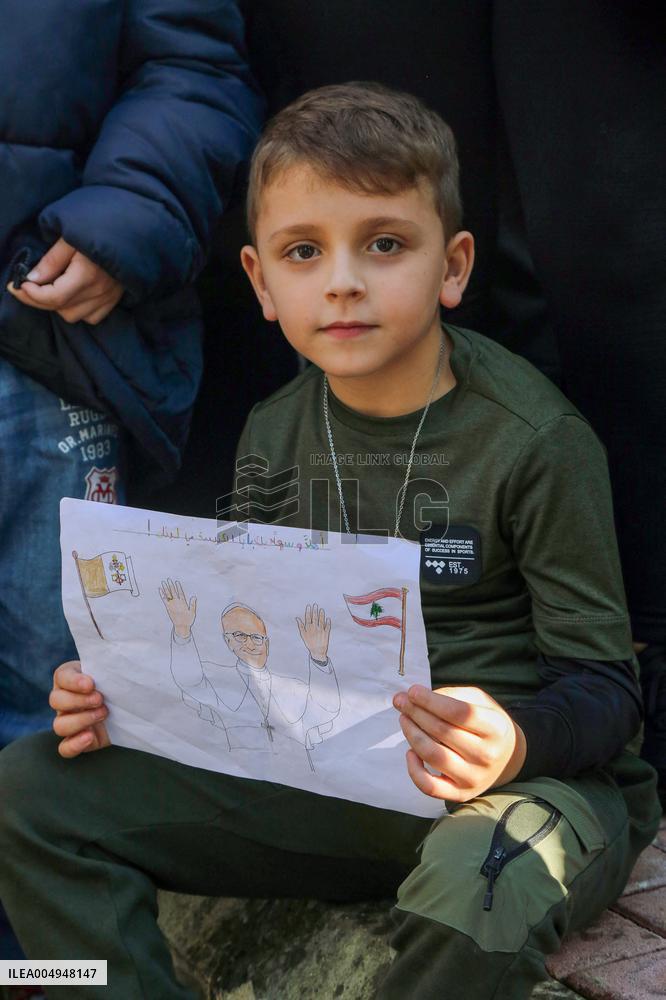 Cheering Crowds For Pope Leo XIV - Beirut