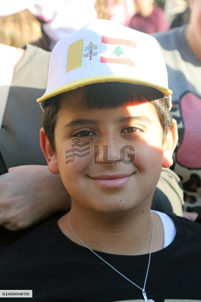 Cheering Crowds For Pope Leo XIV - Beirut