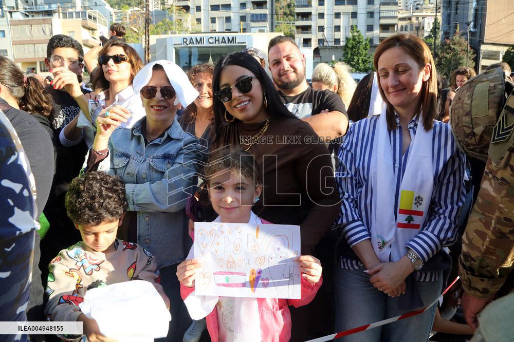 Cheering Crowds For Pope Leo XIV - Beirut