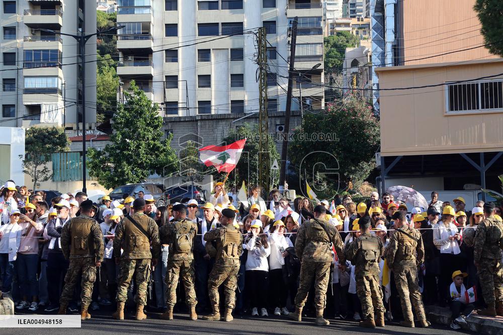 Cheering Crowds For Pope Leo XIV - Beirut