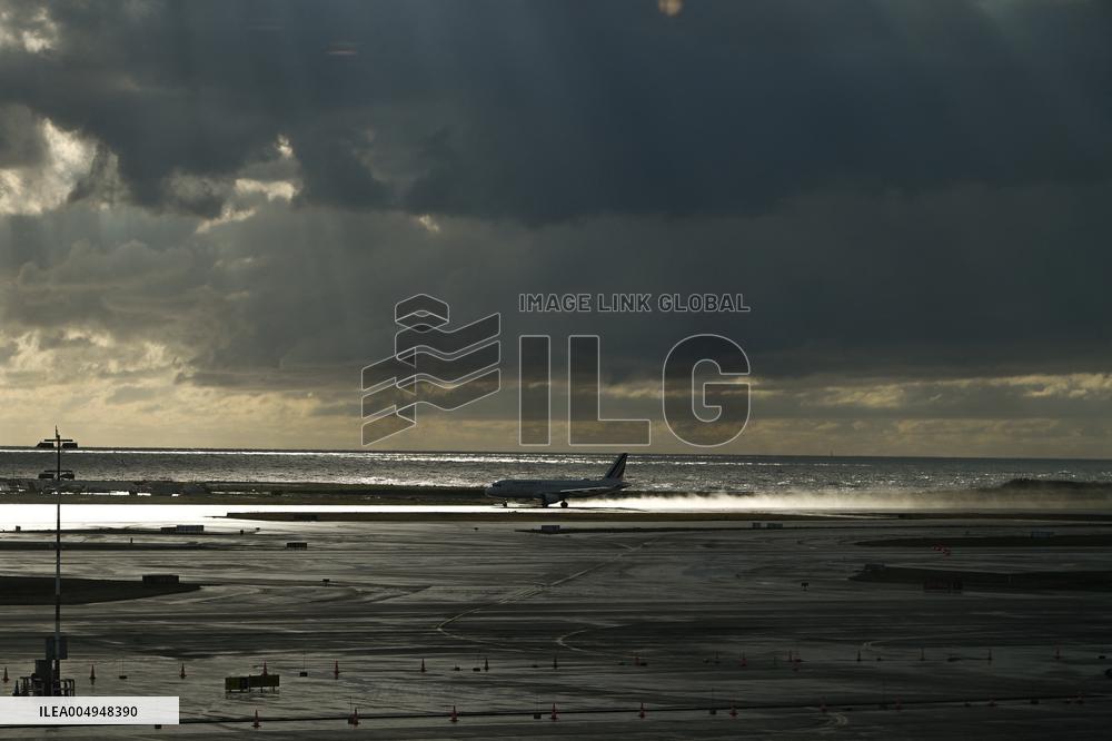 Illustration - South of France During Christmas Season