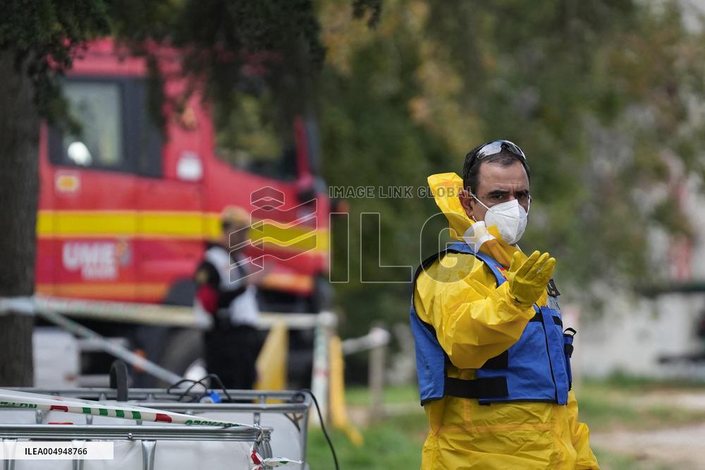 EMU Personnel Disinfect Vehicles for Swine Fever Control - Barcelona