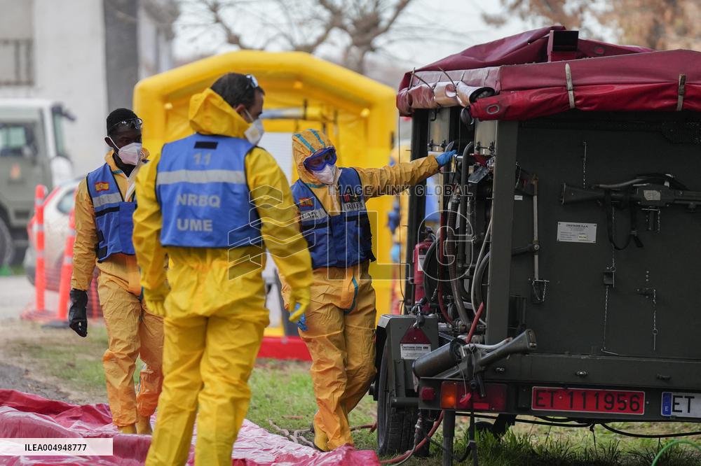 EMU Personnel Disinfect Vehicles for Swine Fever Control - Barcelona