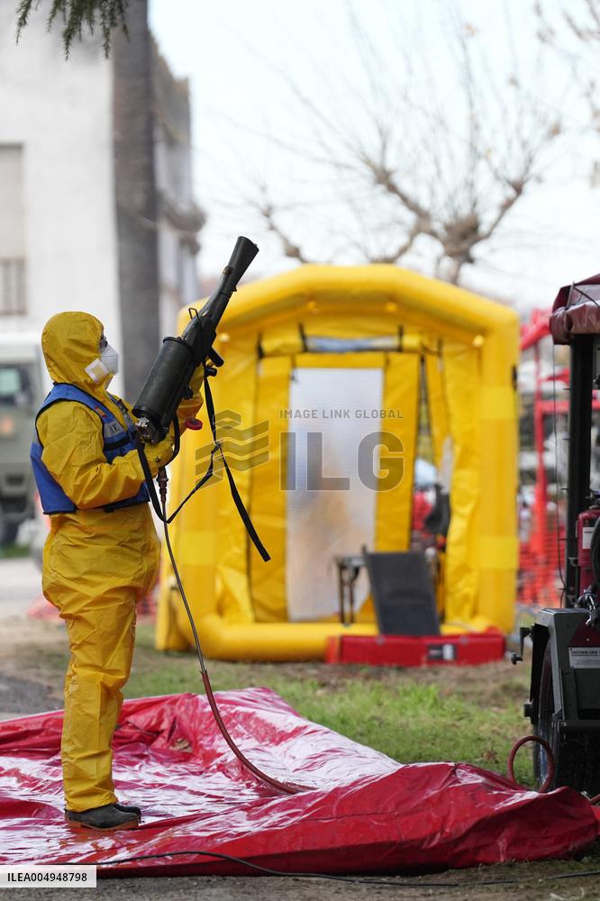EMU Personnel Disinfect Vehicles for Swine Fever Control - Barcelona