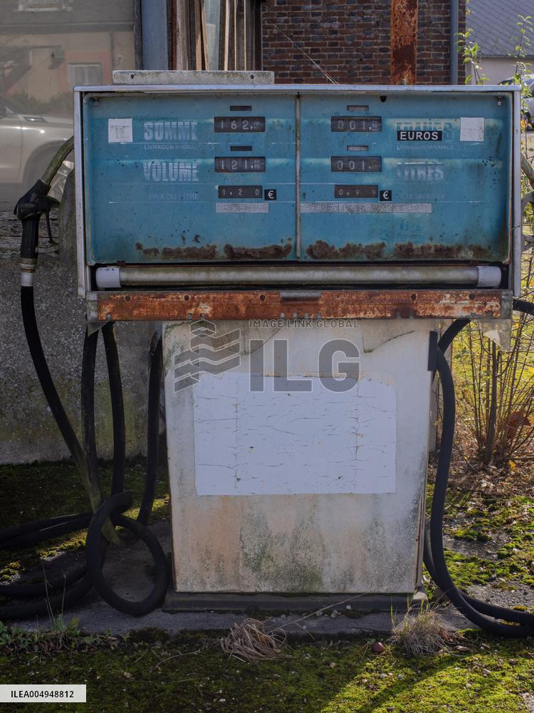Illustration - Gasoline Pump -