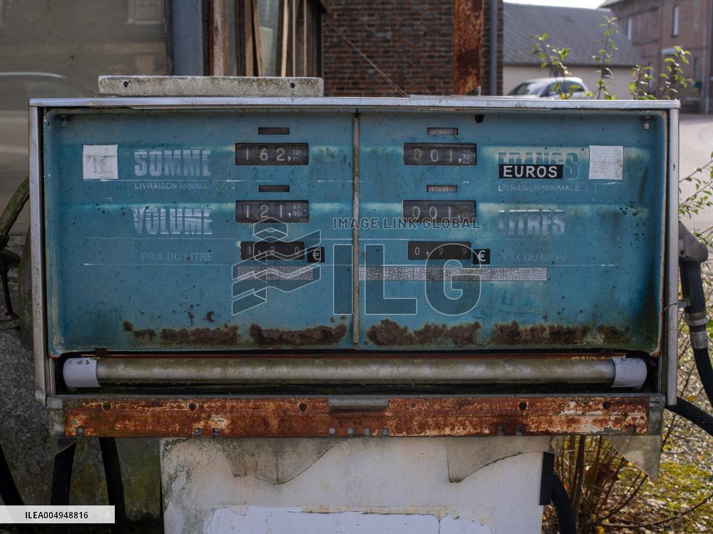 Illustration - Gasoline Pump -