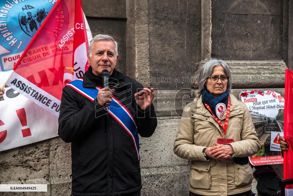 Hotel-Dieu Hospital Healthcare Workers Protest - Paris