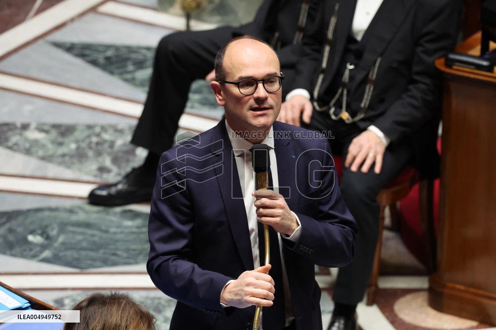 Questions To The Government - Paris