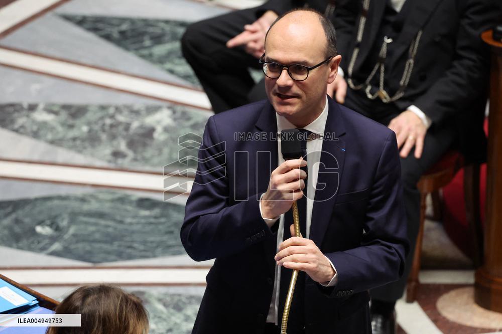 Questions To The Government - Paris