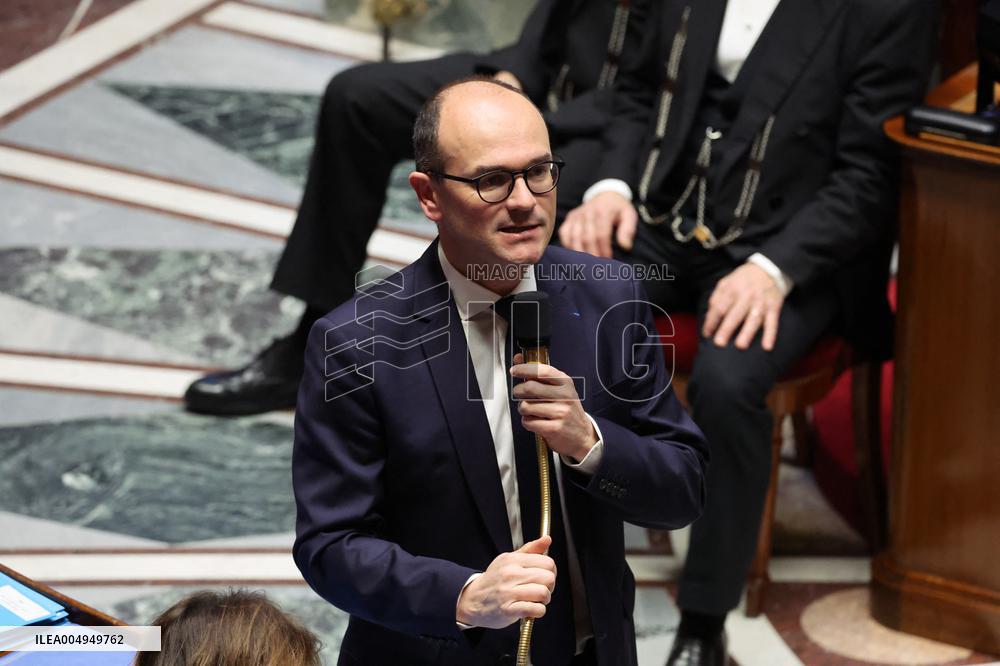 Questions To The Government - Paris