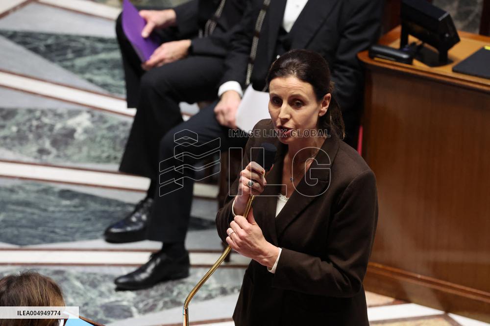 Questions To The Government - Paris