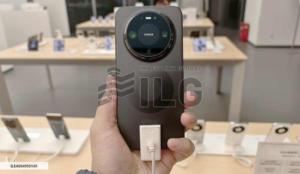 HUAWEI MATE80 SMARTPHONE