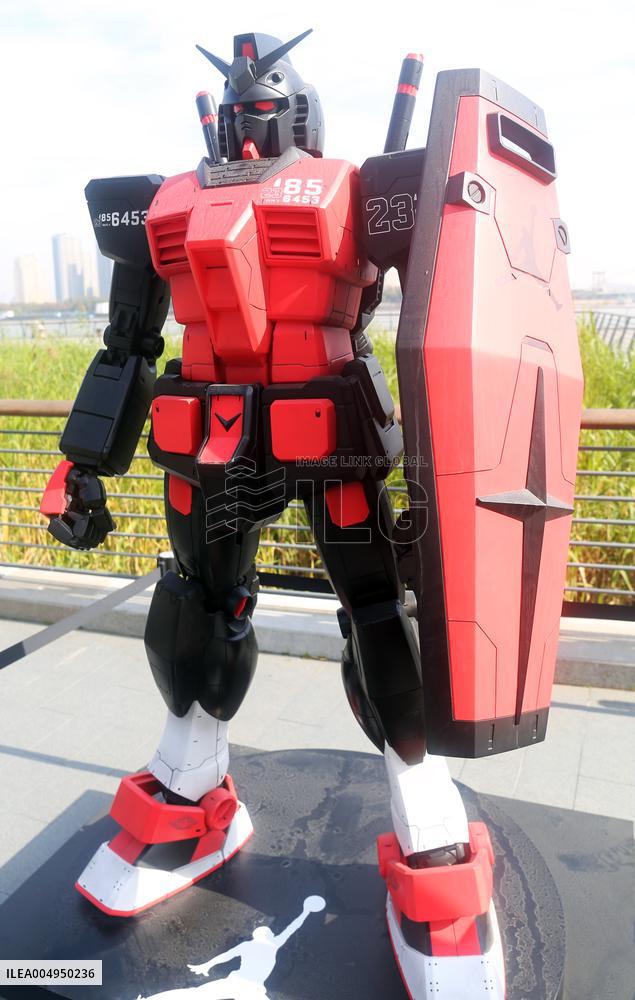 NIKE AIR JORDAN x Bandai Gundam Co-branded Robot Model