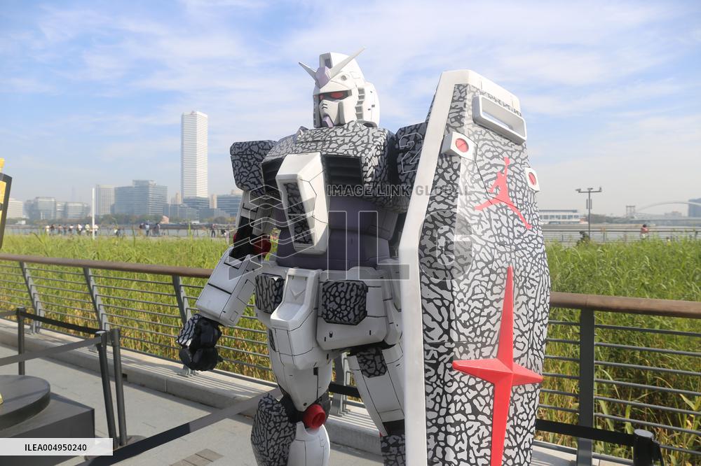 NIKE AIR JORDAN x Bandai Gundam Co-branded Robot Model
