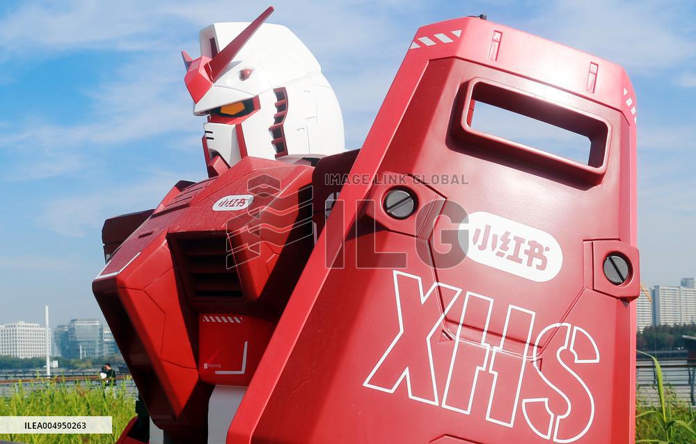 Rednote x Bandai Gundam Co-branded Red-painted Robot Mode