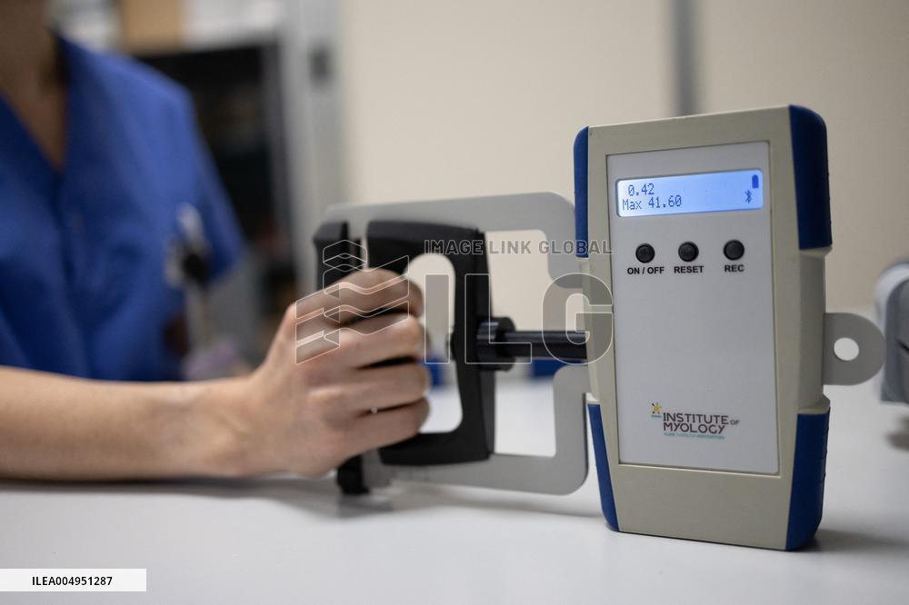 Stephanie Rist visits the Institute of Myology - Paris