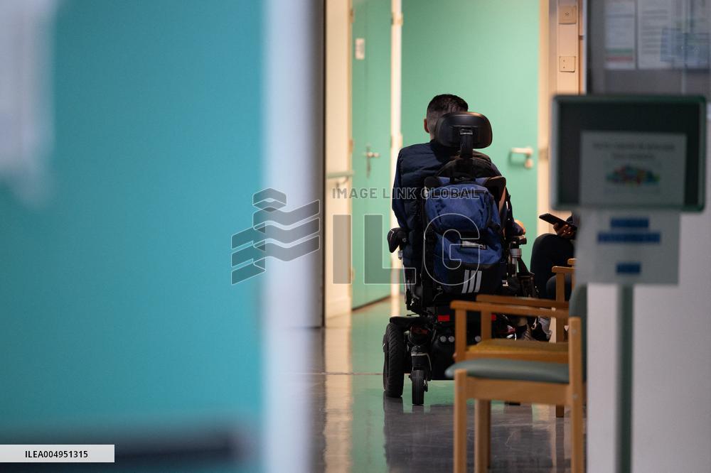 Stephanie Rist visits the Institute of Myology - Paris