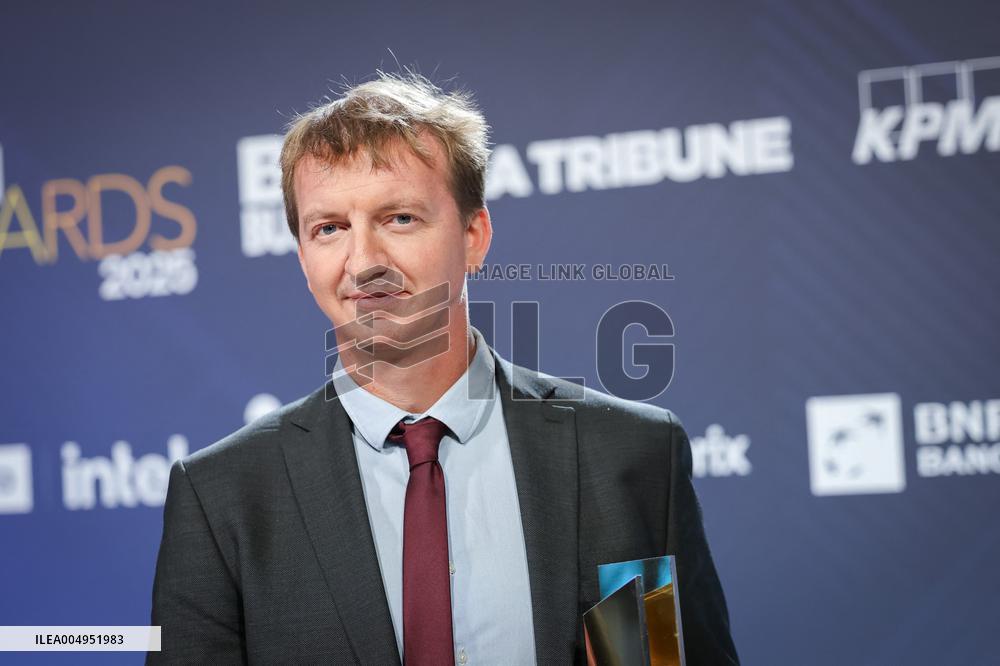 Exclusif - BFM Awards Photocall - Paris