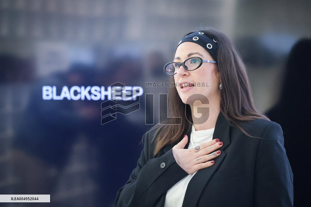 Opening of the discount eyeglasses shop Blacksheep - Paris AJ