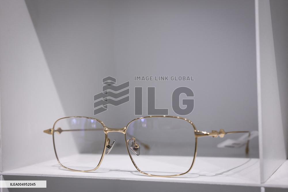 Opening of the discount eyeglasses shop Blacksheep - Paris AJ