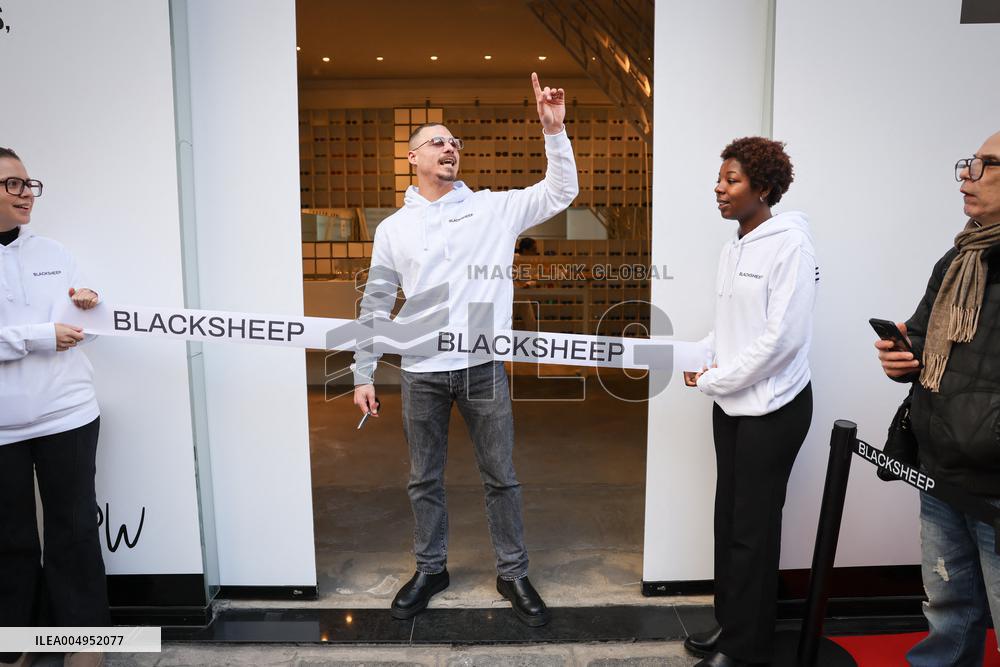 Opening of the discount eyeglasses shop Blacksheep - Paris AJ