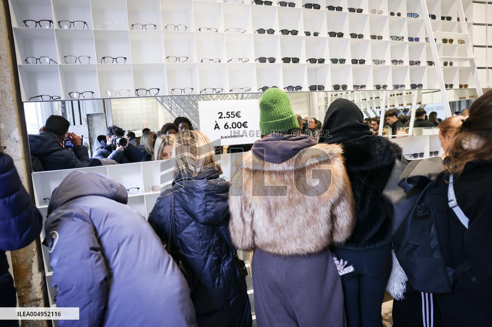 Opening of the discount eyeglasses shop Blacksheep - Paris AJ