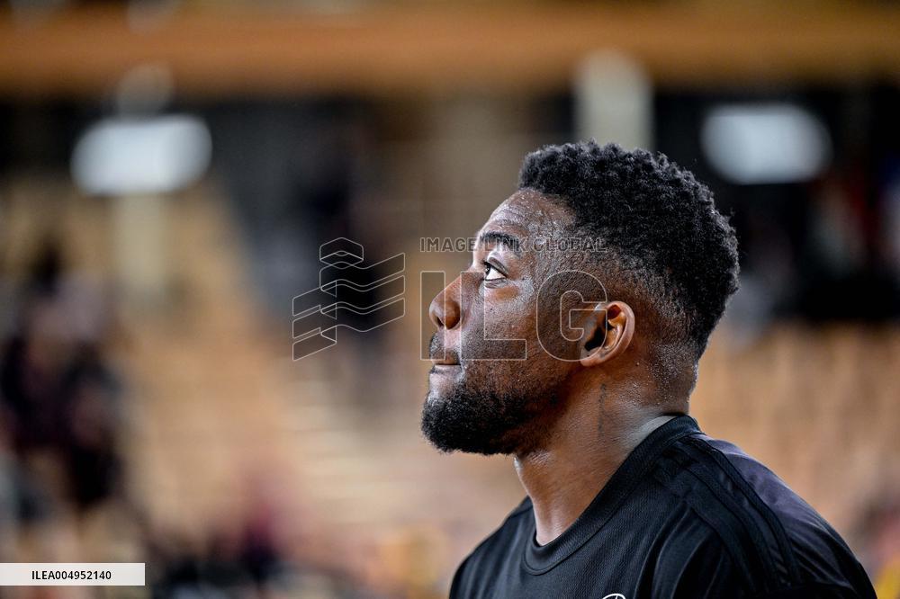 French Cup Round of Sixteen - AS Monaco v Paris Basket