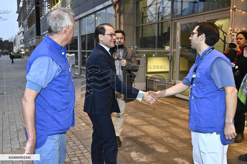 PRINCE DANIEL VISITS TRANSPLANTATION CLINIC