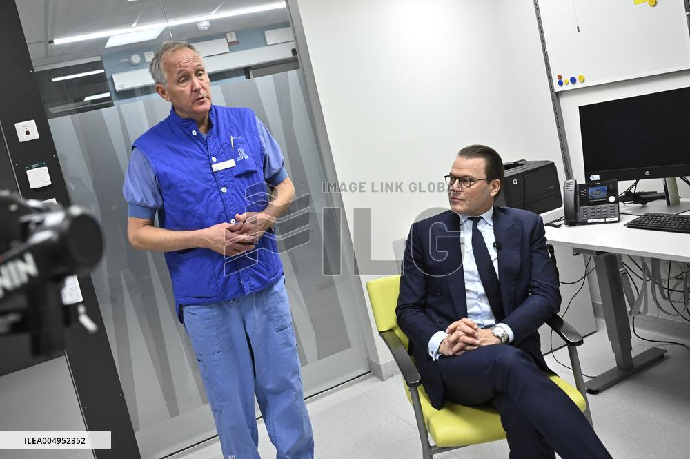 PRINCE DANIEL VISITS TRANSPLANTATION CLINIC