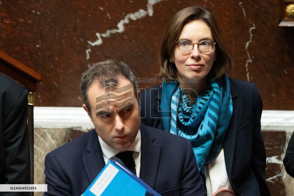 Questions to the government at the National Assembly - Paris