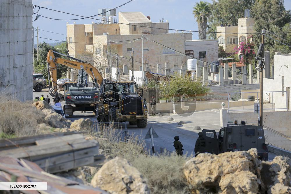 Israeli Army Demolishes Al Walaja Homes - Bethlehem