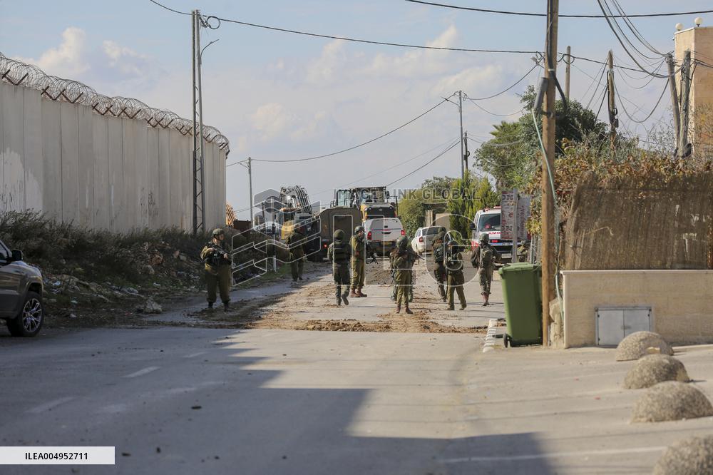 Israeli Army Demolishes Al Walaja Homes - Bethlehem